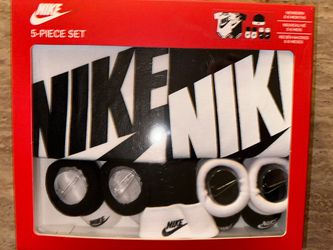 New 0-6month 5 Piece Nike Set 