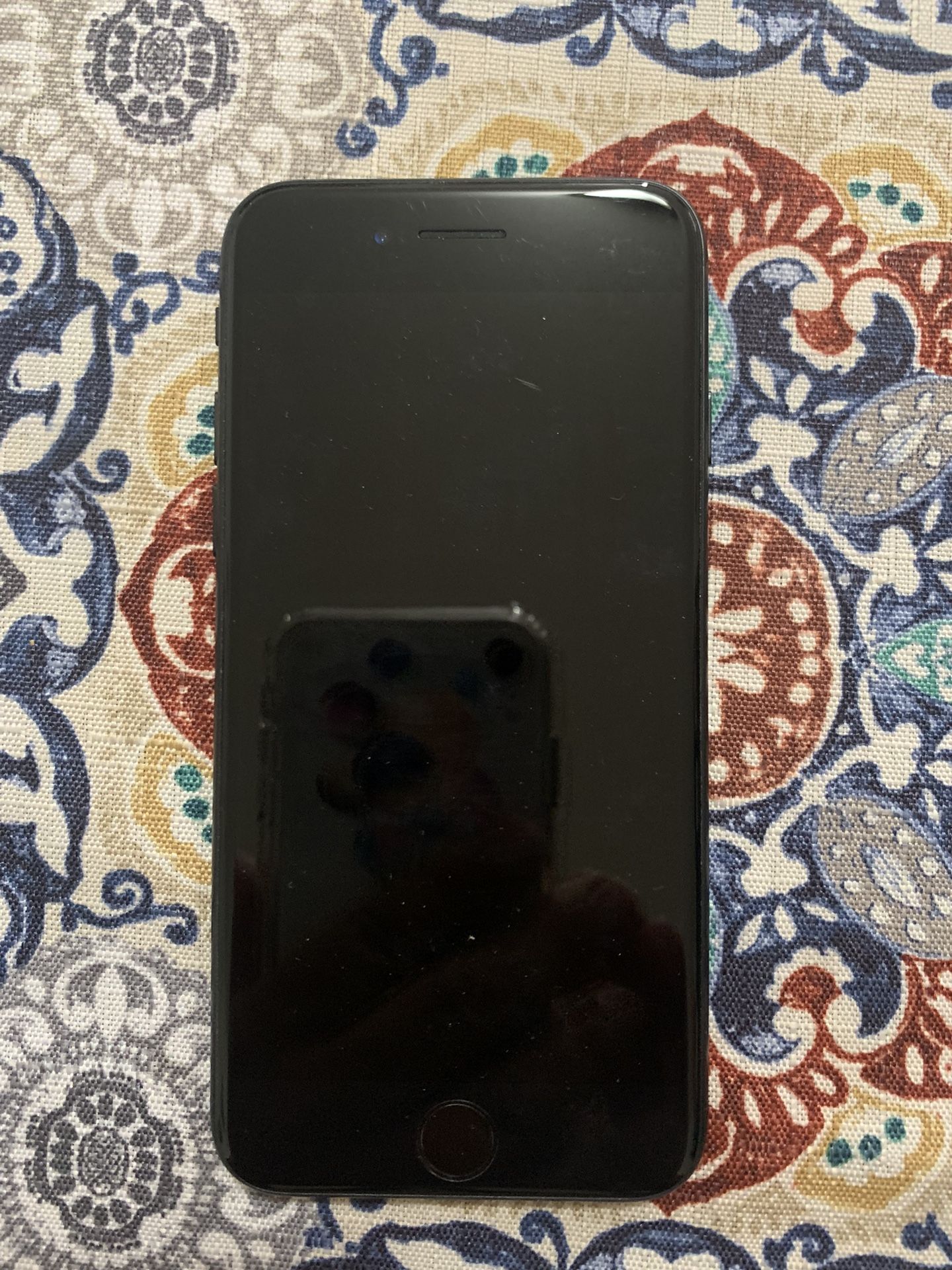 Apple iPhone 7 32GB Unlocked For Any Carrier Like New!