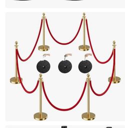 CAMMOO Gold stanchionsand red velvet ropes New