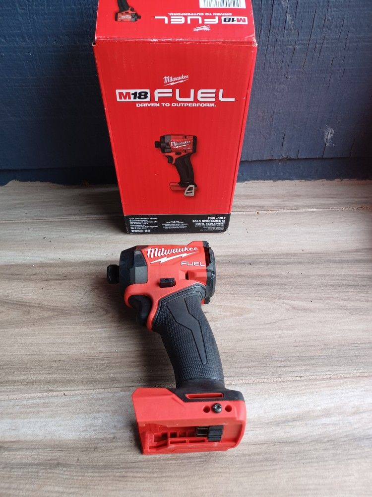IMPACT DRILL MILWAUKEE TOOL ONLY 