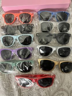Plastic Sunglasses (31 Pair)
