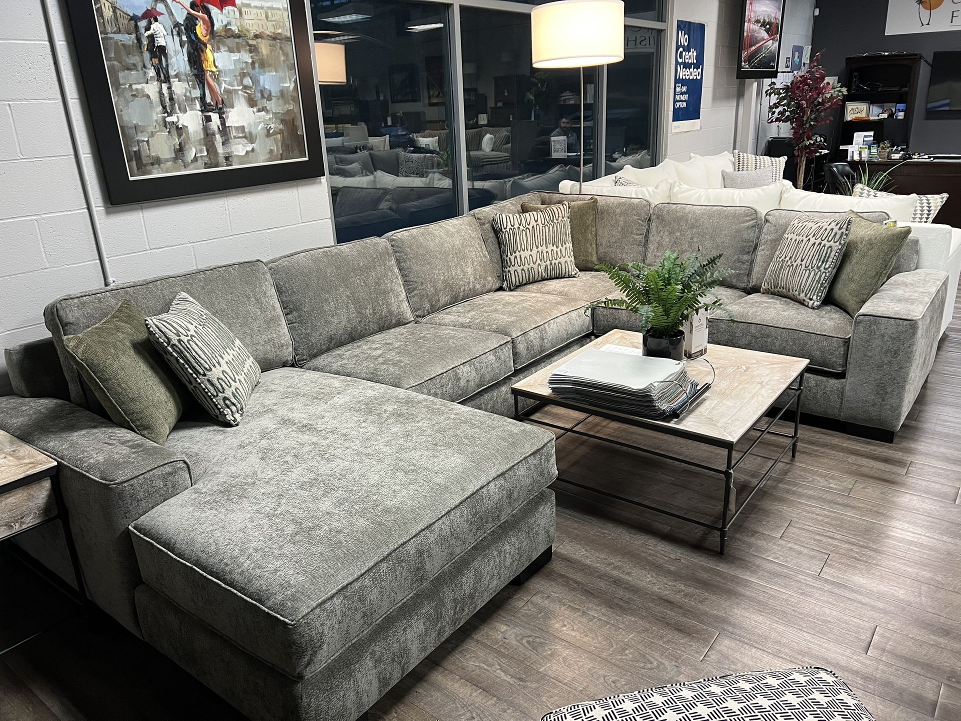 Large Plush Como Sectional