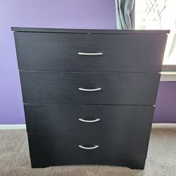 Dresser 4 drawer