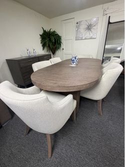Frandlyn - 7Pc  ( round table & 6 host chairs)