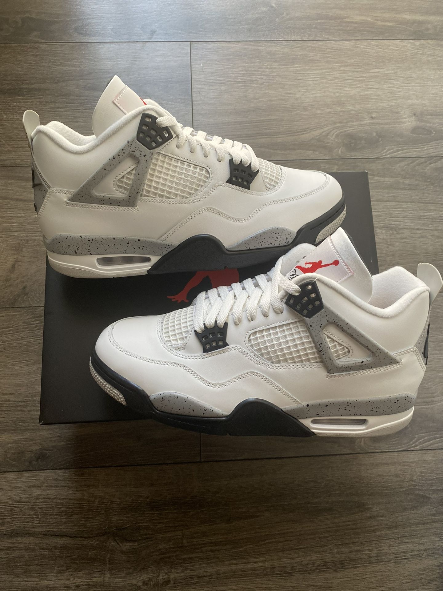 AIR JORDAN 4 RETRO “WHITE CEMENT”