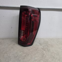 Right tail light gmc 1500 sierra 2019 2020 2021 2022 2023 2024