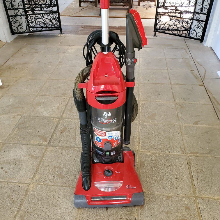 Dirt Devil Vacuum Cleaner Cleaning Working Well