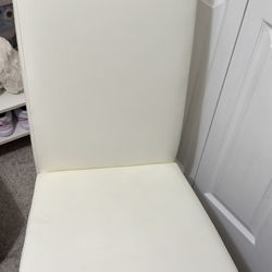  Dining Chairs 
