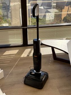 Roborock F25 Cordless Wet Dry Vacuum Mop w/ Self-Cleaning Dock - Like New