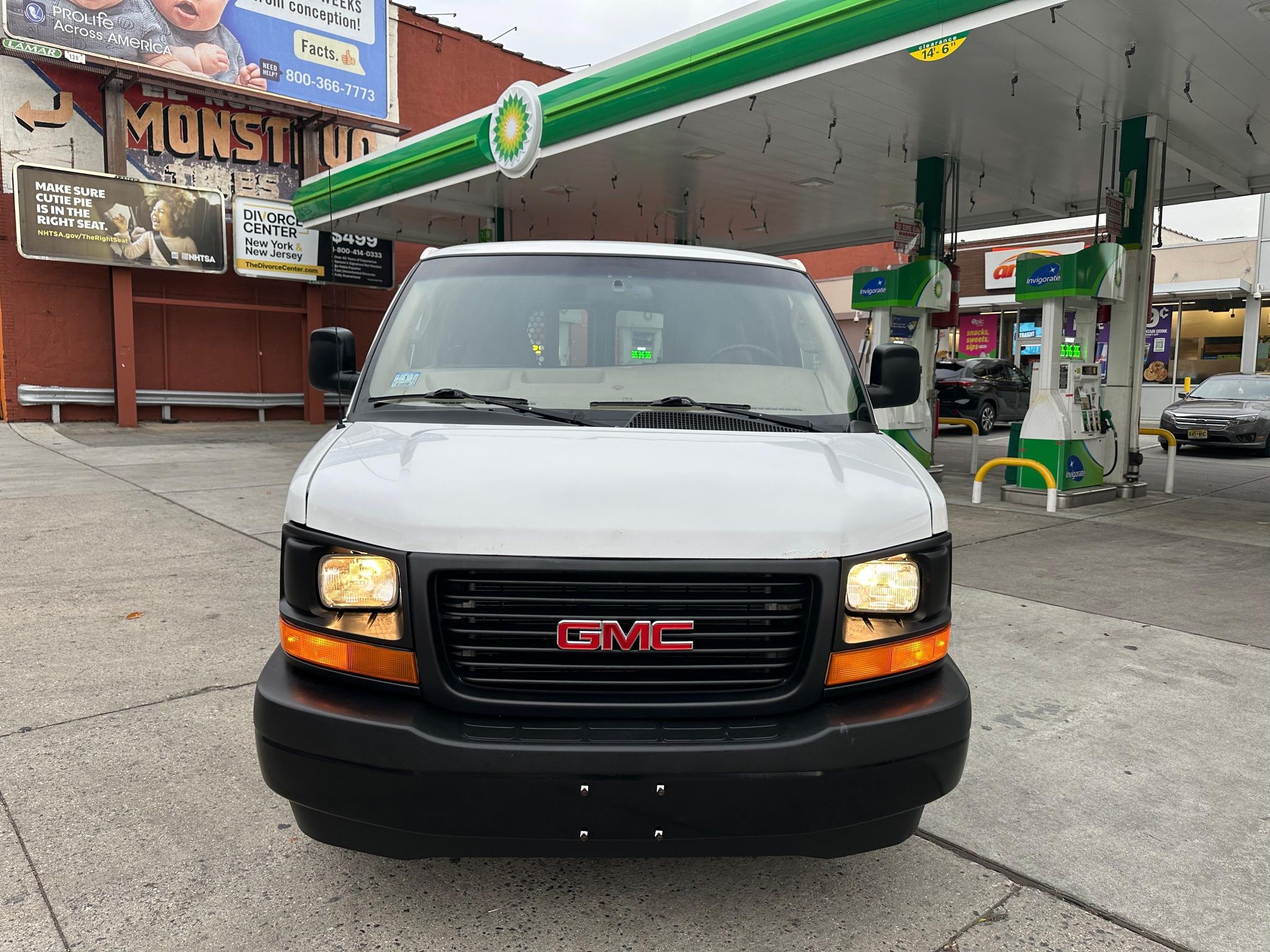 2017 GMC Savana Cargo
