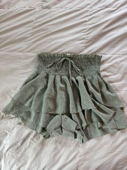 Green and white flowy mini shorts -women’s medium 