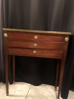 Escritorio Antique Louis XVI. Commode Stamped