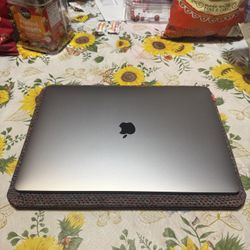 MacBook Pro 16 Inch 