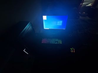 Full Gaming PC Setup (With Monitor, Keyboard, Mouse/Pad)
