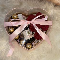 Acrylic Heart Valentines Day Rose Arrangement