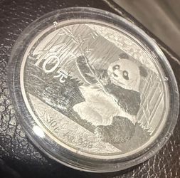 2017 Chinese Silver Panda 10 Yuan Coin  30g .999 silver coin