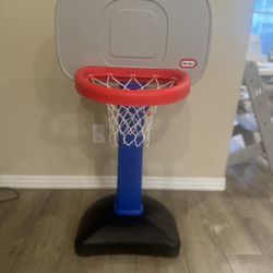 Little Tikes Adjustable Basketball Hoop