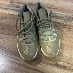 Jordan 11s Size 12 (Women's) (10.5 Men's)