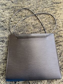 💯 % AUTHENTIC LOUIS VUITTON BLACK EPI LEATHER PURSE BAG GENTLY USED
