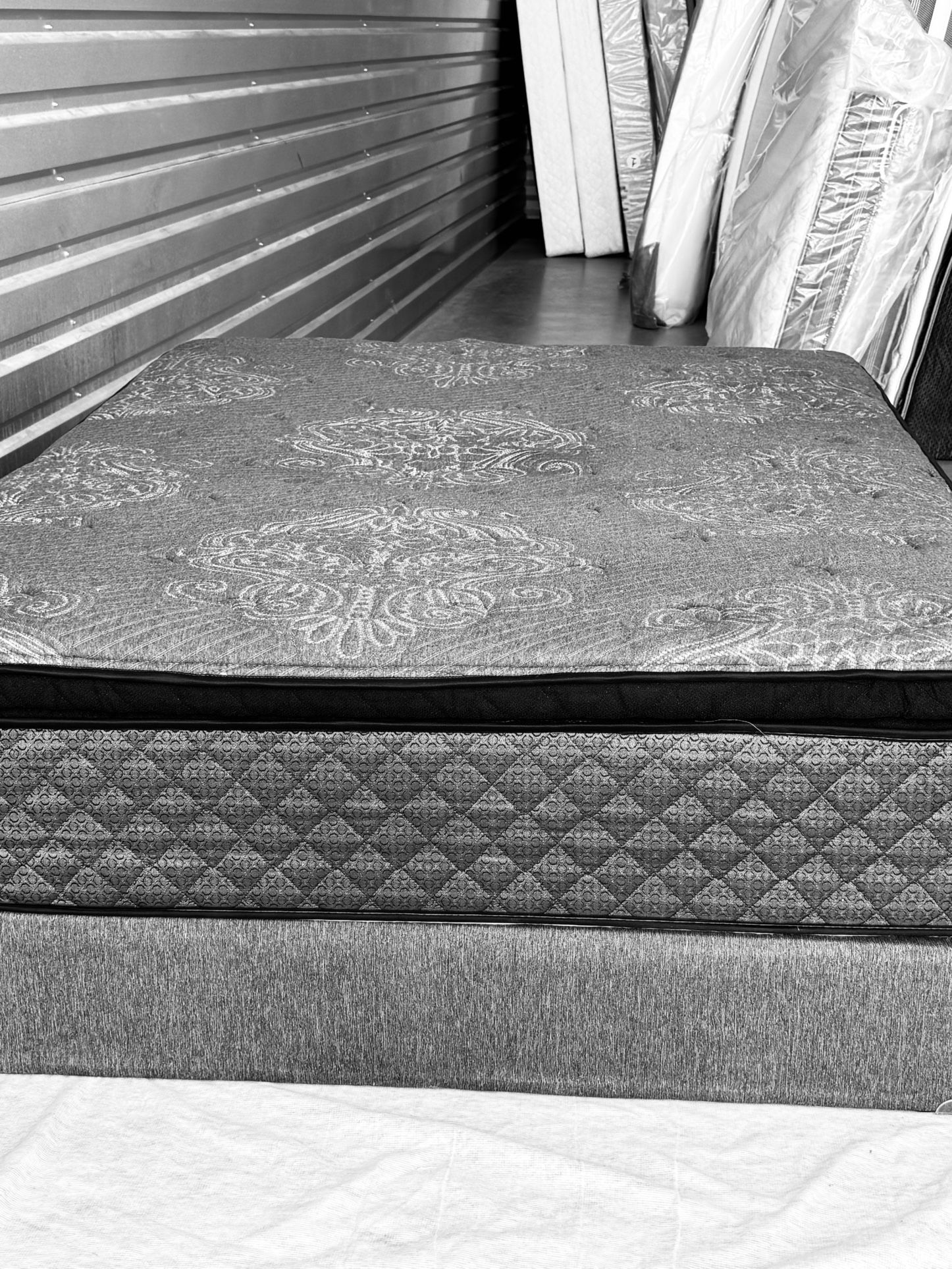 USED QUEEN SIZE PILLOWTOP MATTRESS WITH BOX SPRINGS DELIVERY 🚚 AVAILABLE