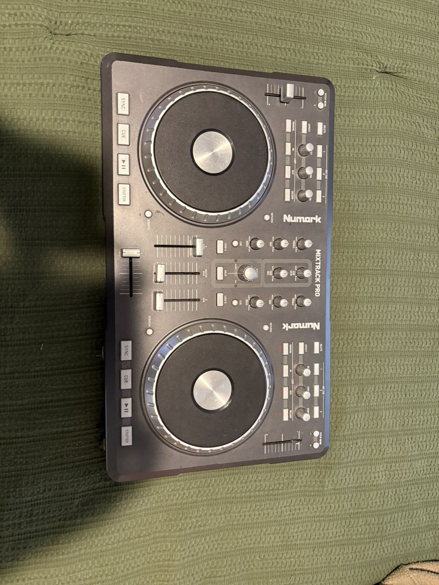 Numark Mixtrack Pro