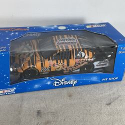Nascar Disney Tigger Daytona 500 Diecast 1/24 Scale Car