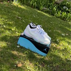 Jordan 11 size 11 men brand new never worn
