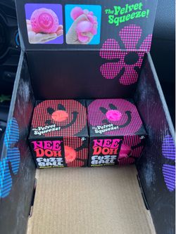 Needoh fuzz ball flower power edition