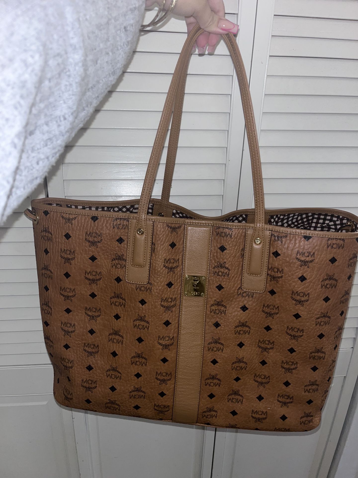 Large Reversible MCM Tote (Cognac Color)