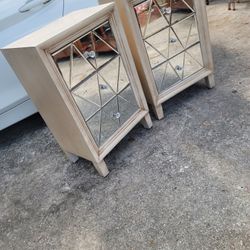 Pair of Mirrored 3 Drawer Nightstands/Side Tables. 