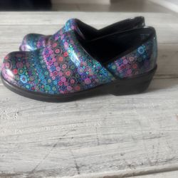 Size 8 Nonslip  Work Shoes