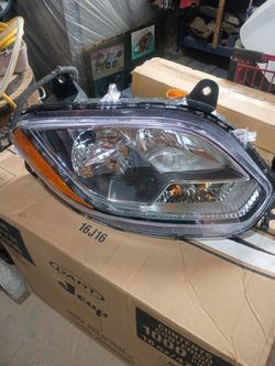 2018 --2025 International Right Headlight