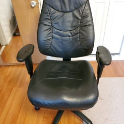 Heavy-Duty Office Chair
