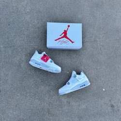 Jordan 4 “White Oreo”