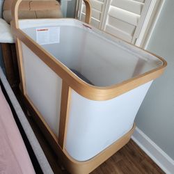 Cradlewise Convertible
Smart Bassinet and Crib