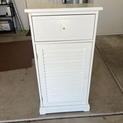 White Side Stand/Bookcase 
