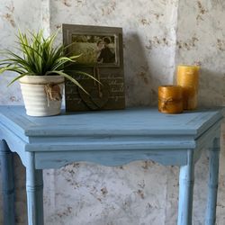 Farmhouse Entryway Table