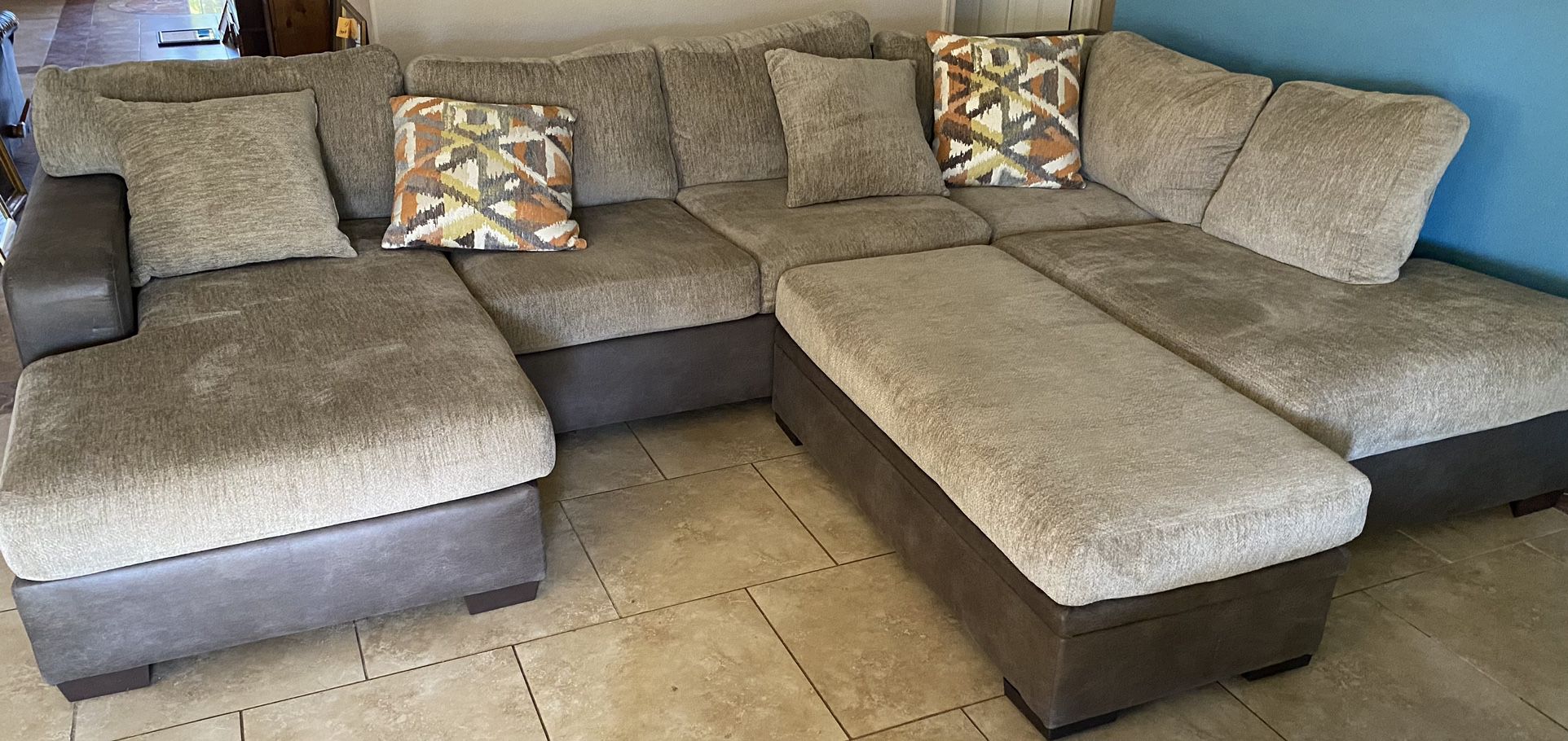 Sectional Couch With Out Ottoman 