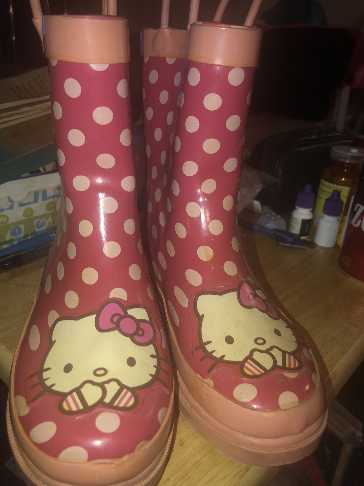 Hello Kitty Rain Boots  Size 11/12 Steel Shank
