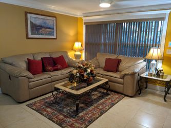 Relaxing and cozy leather recline living room set