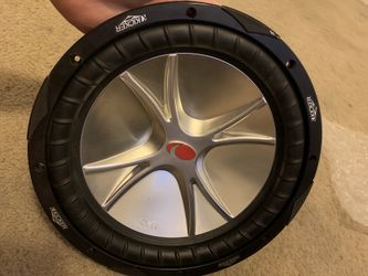 Kicker subwoofers 12 cvr in mint condition