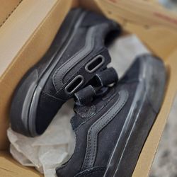 size 11c boys Shoes like new 