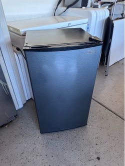 Mini fridge