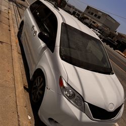 2014 Toyota Sienna