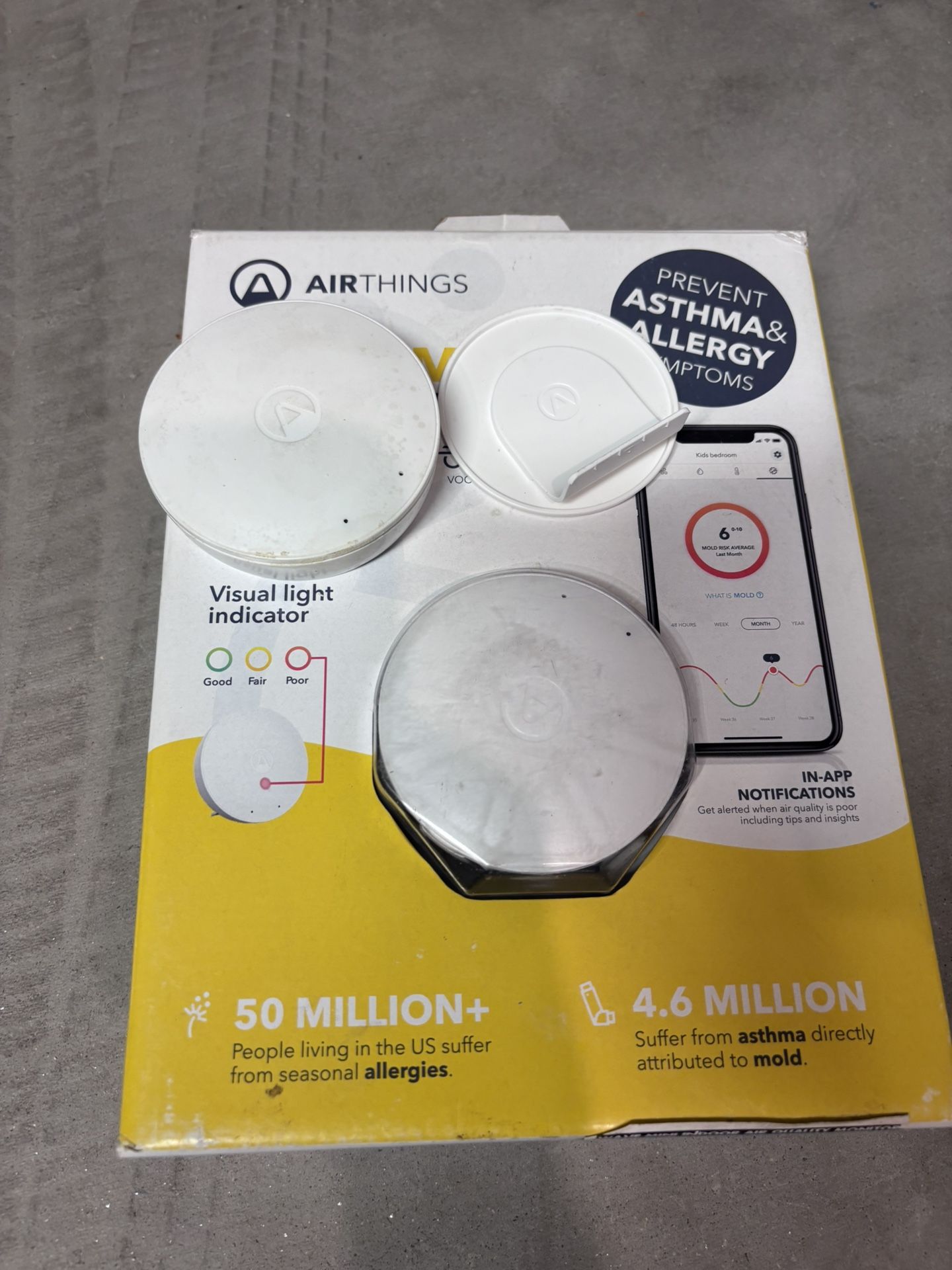 Airthings Wave Mini Battery Operated Smart Indoor Air Quality Monitor with Mold-Risk Indication