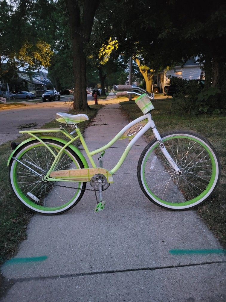 26 HUFFY PANAMA JACK BEACH CRUISER