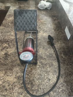 Blackburn Foot Pump w/ Pressure Gauge – Bicycle Tire Air Pump