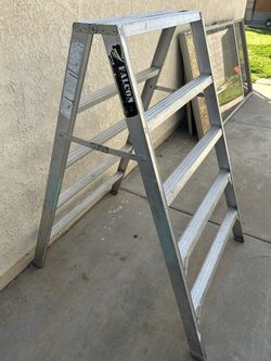 Step Ladder