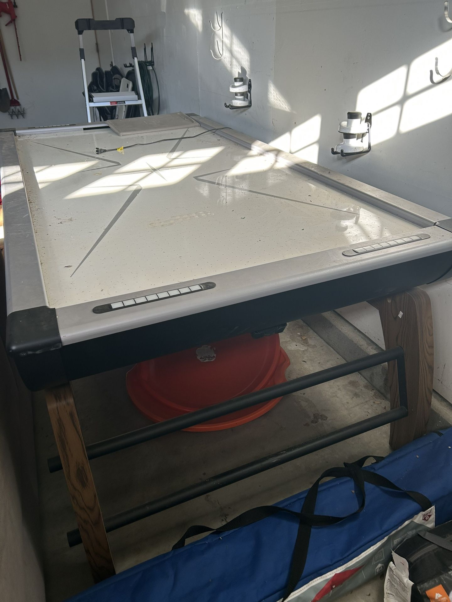 Air Hockey Table