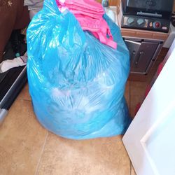 free bag of girls' clothes 